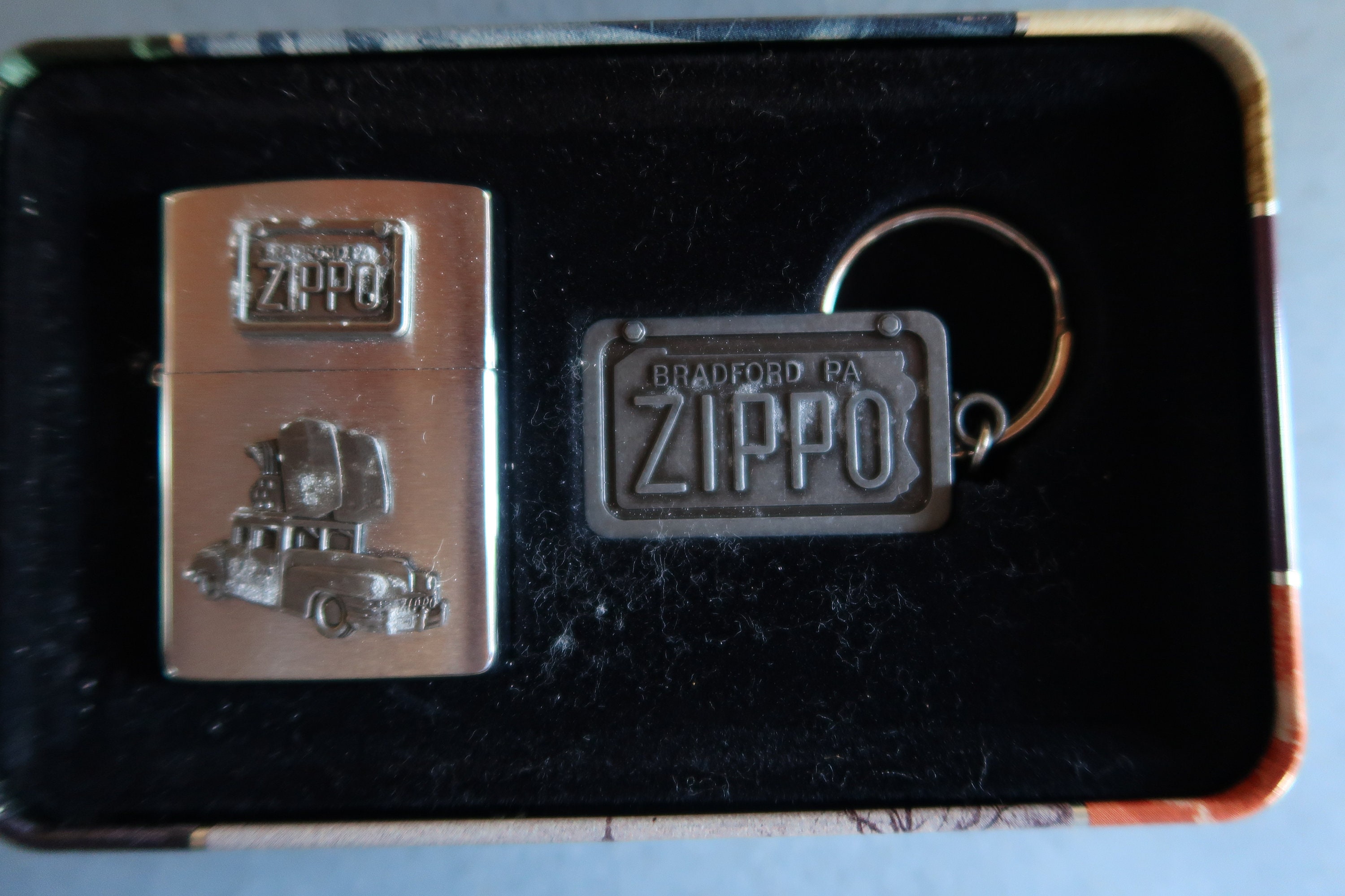 Vintage 1998 Zippo Collectible Set: Lighter, Keychain & Pin - Etsy