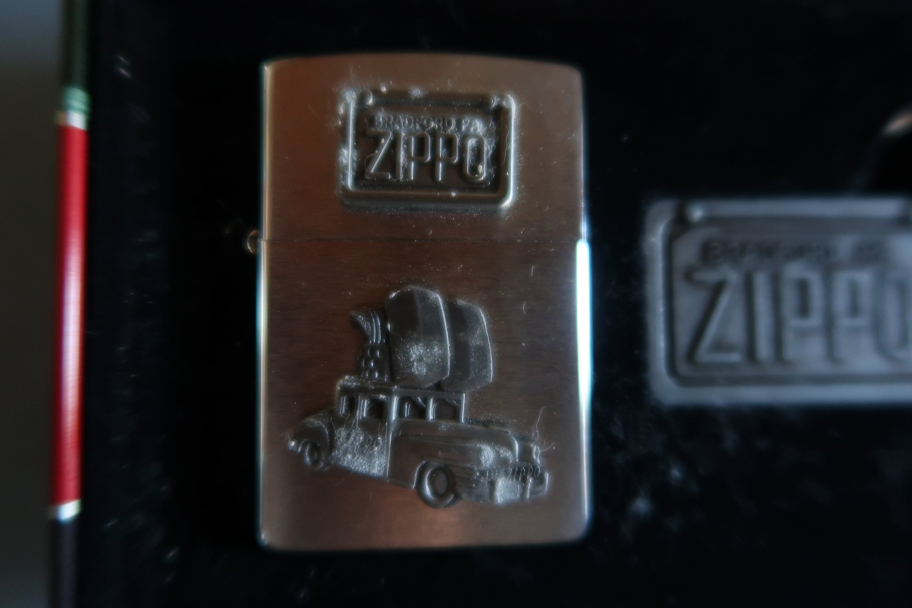 Vintage 1998 Zippo Collectible Set: Lighter, Keychain & Pin - Etsy