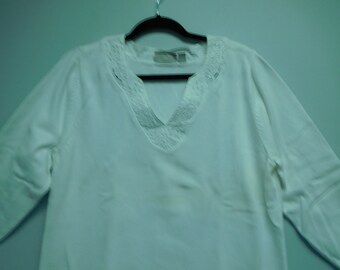 Vintage White 3/4 Length Sleeve Top with White Lace  Trim Size XL by Croft & Barrow