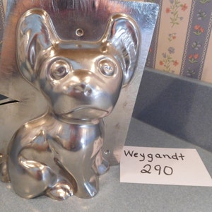 Sitting Bulldog by Weygandt 290 Vintage Metal Candy Mold image 1