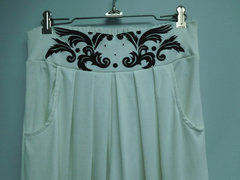 Vintage 1990/'s Fredericks of Hollywood Two Piece White Lounge Wear Set with Black Design Size Large Used