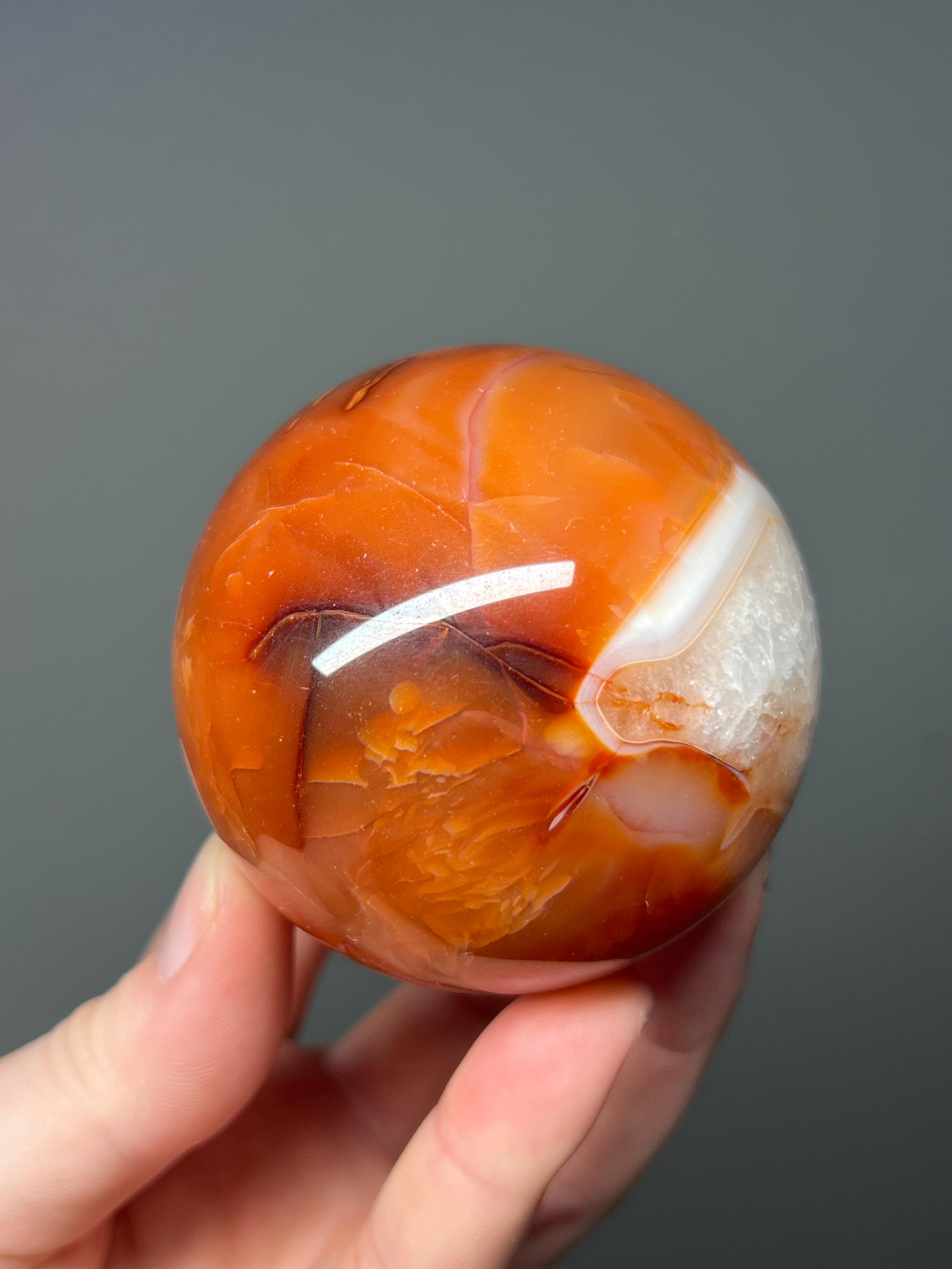 カーネリアン スフィア、研磨されたカーネリアン スフィア