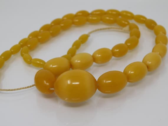 honey-colored bakelite pearl necklace