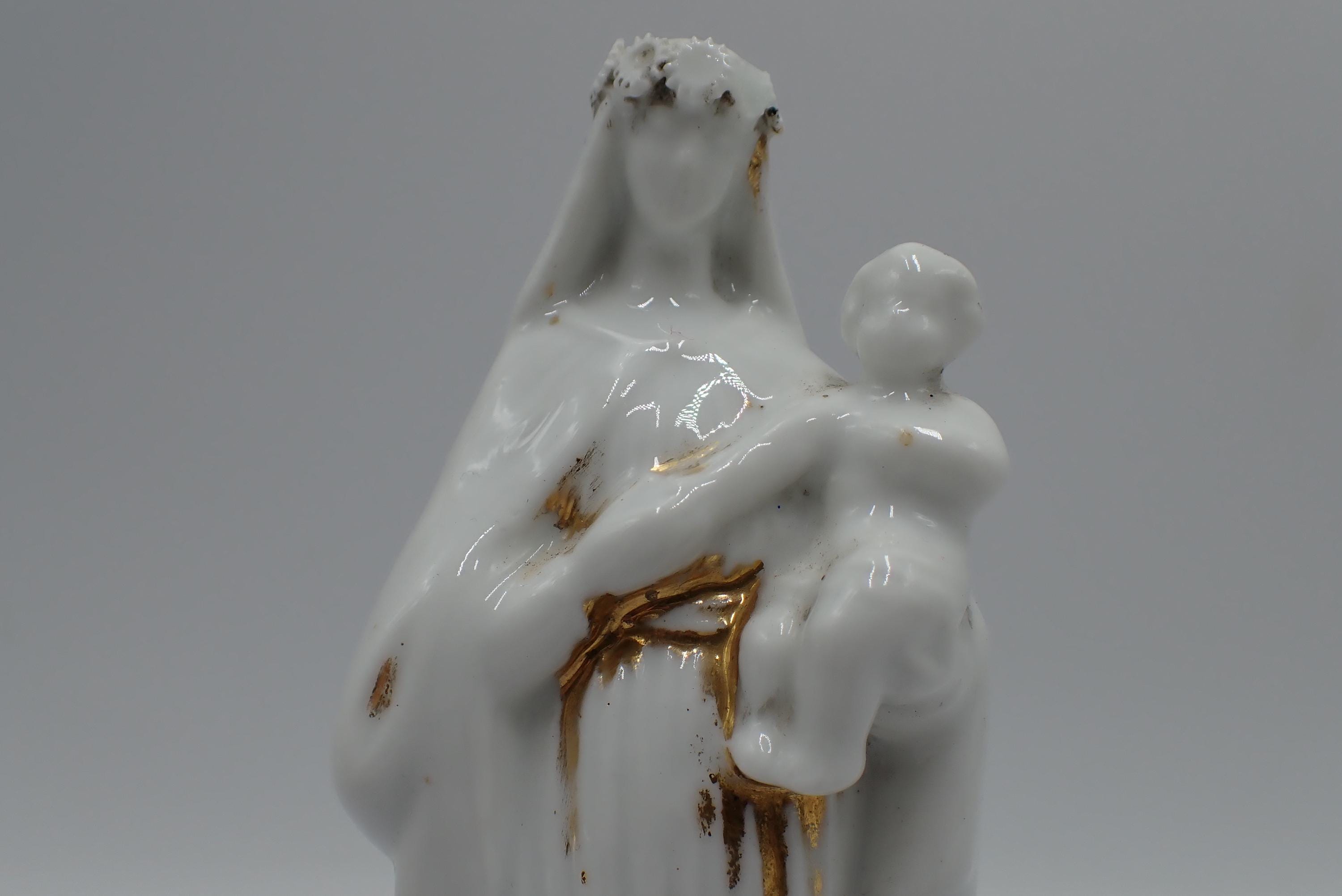 Objet religieux Autel Porcelaine De La Vierge À L'enfant