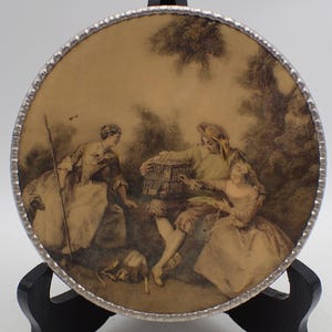 boîte ancienne à biscuit en carton ,au décor romantique