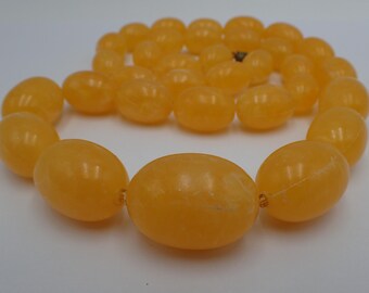 Collier Ancien En Plastique Résine Dur (NON Bakelite) - Bijou Vintage