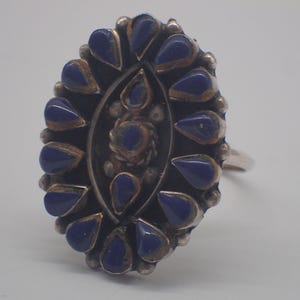 Vintage ring with lapis lazuli cabochon