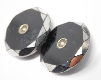 Paire de boutons de verre noir ,argenté ,diamètre 2,6 cm