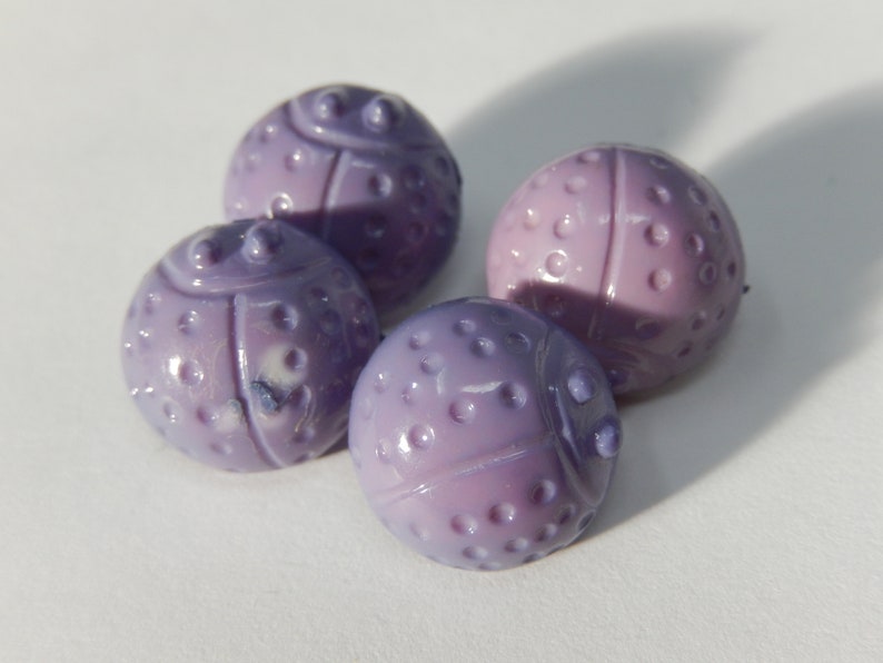 diameter 1.3 cm Four vintage buttons purple