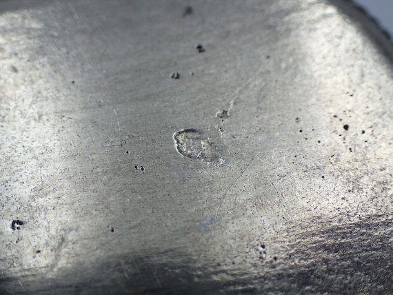 Antique oriental box in solid silver - image 5