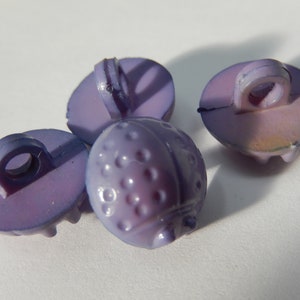 Quatre boutons vintage ,violet ,diamètre 1,3 cm image 4