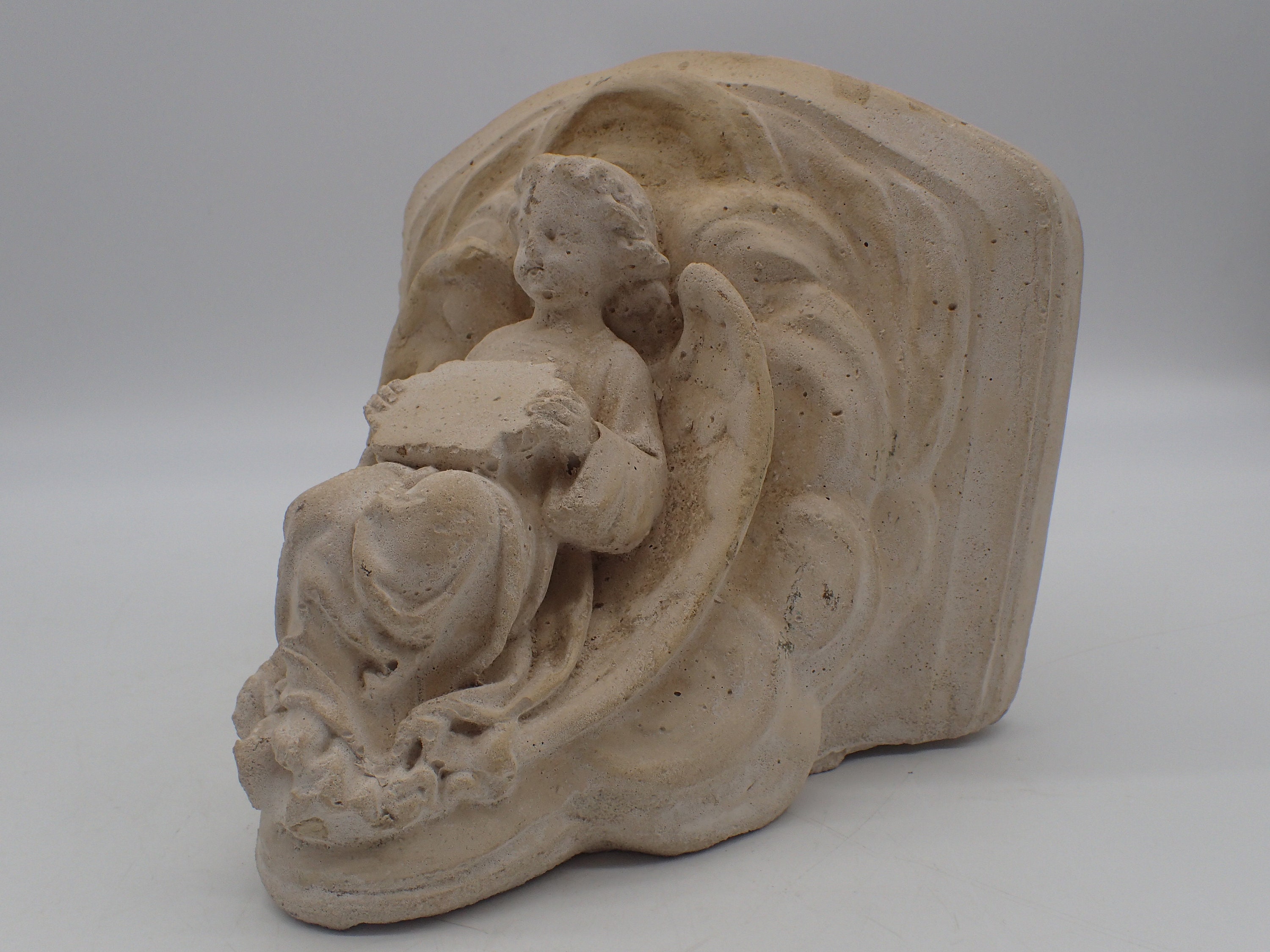 Sculpture , Porte Statue Religieuse en Pierre Calcaire