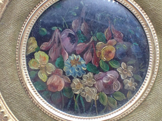 Broche Ancienne Médaillon Avec Peinture Sous Verre Représentant Un Bouquet De Fleurs - Occasion, Vintage