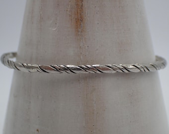 ヴィンテージ シルバートン バングル。ヴィンテージとして良好な状態