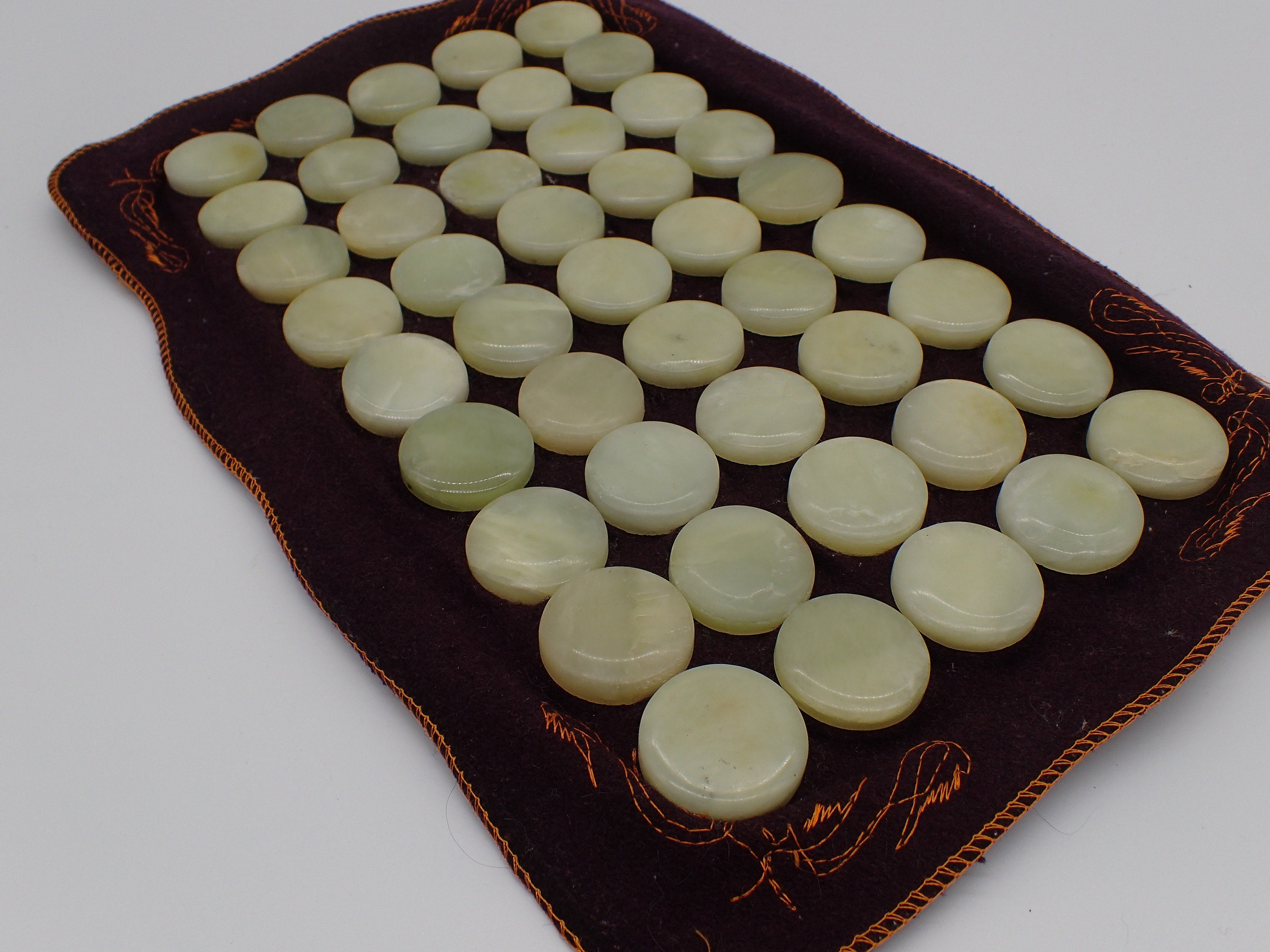 Tapis de Relaxation Aux Cabochons Jade