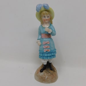 sculpture, porcelain girl old german