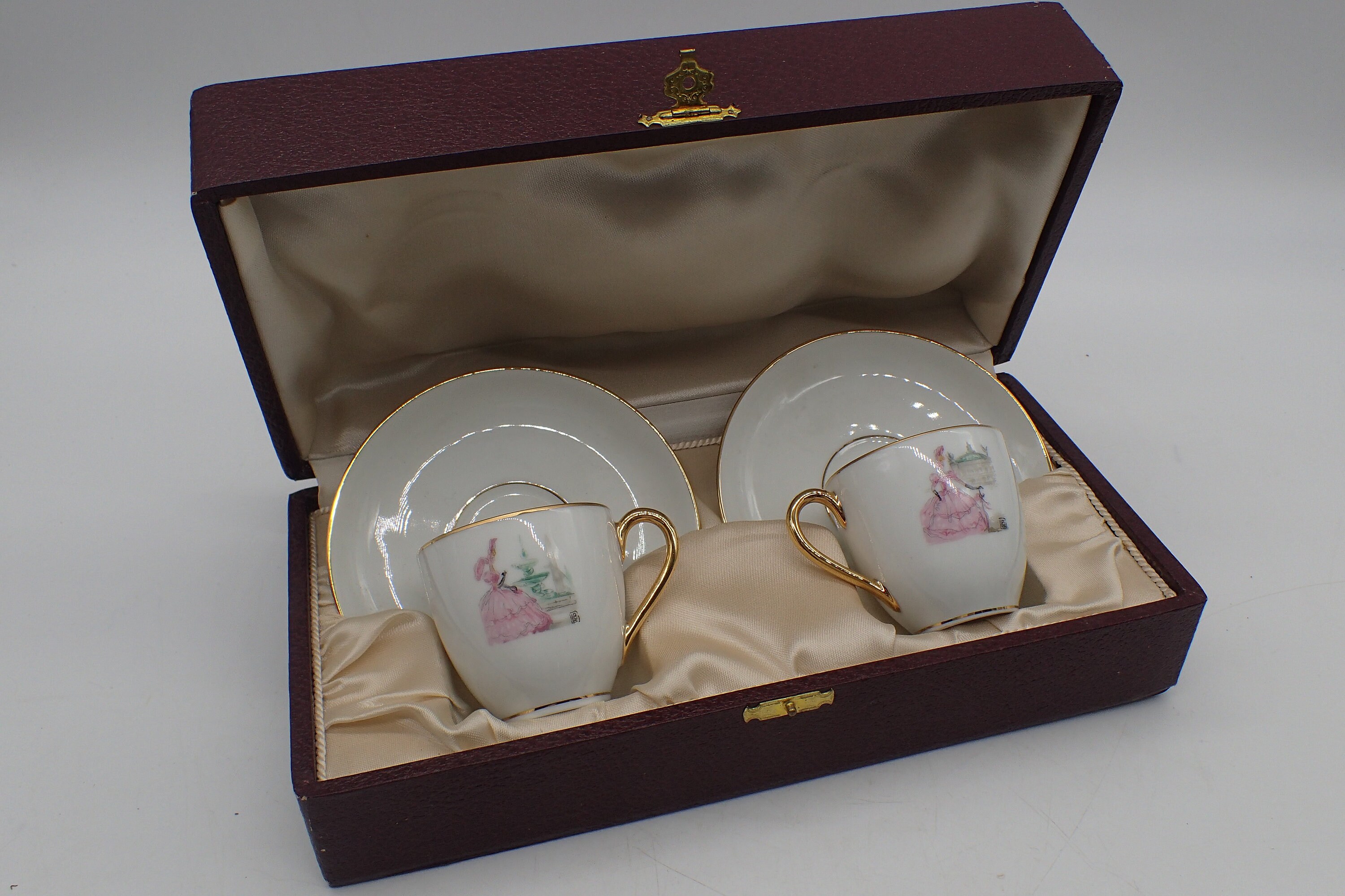 Coffret Tasses et Sous Porcelaine de Limoges Par Robj