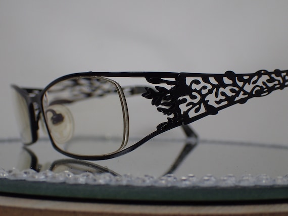 glasses, lace