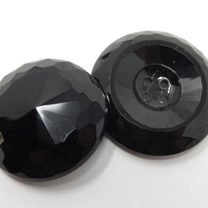 Par svarta glasknappar, jugendstil, 3,5 cm och 3 cm i diameter
