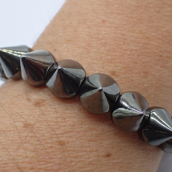 bracelet au piques de pierre noire