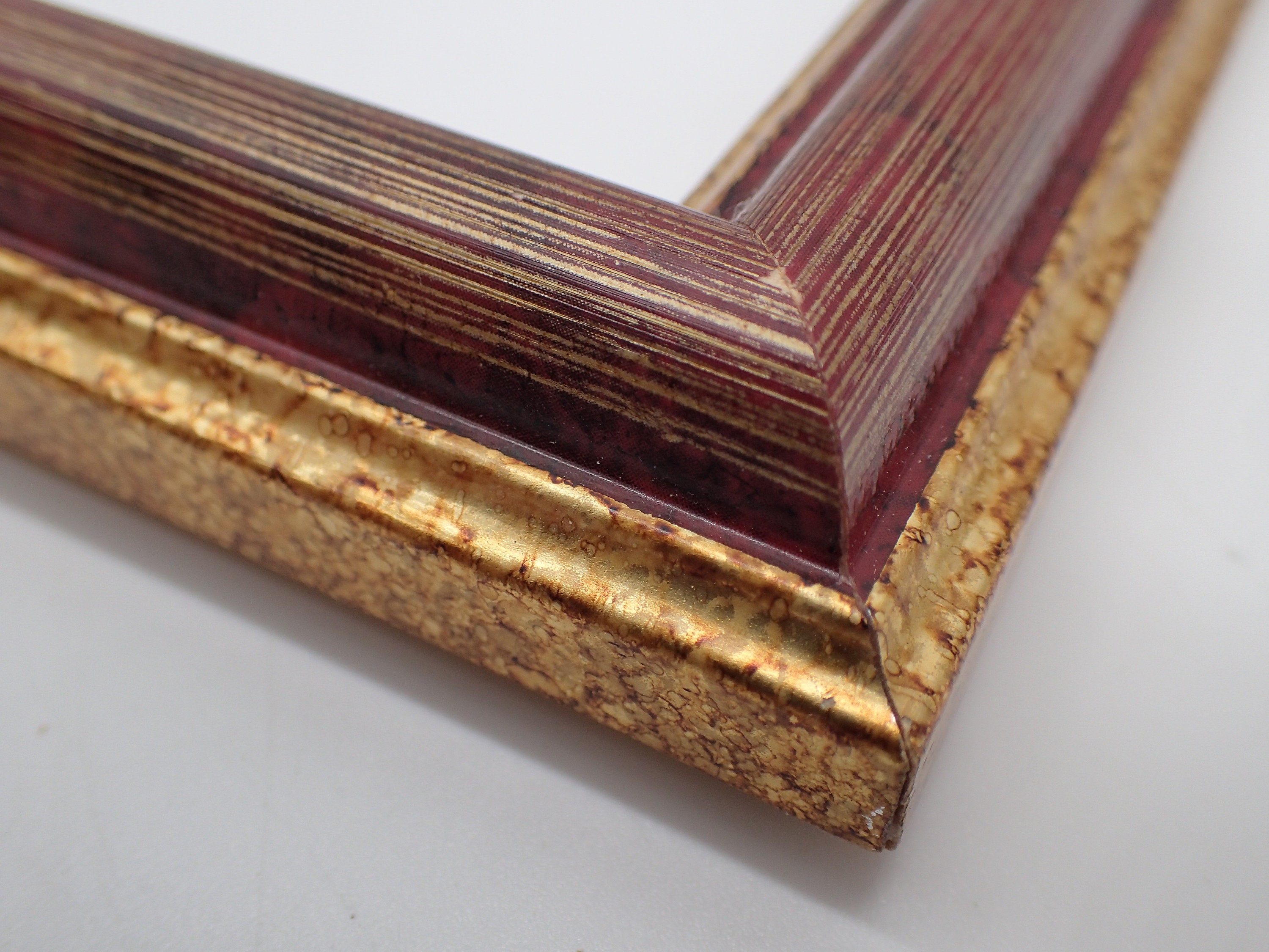 Cadre Vintage en Bois Doré