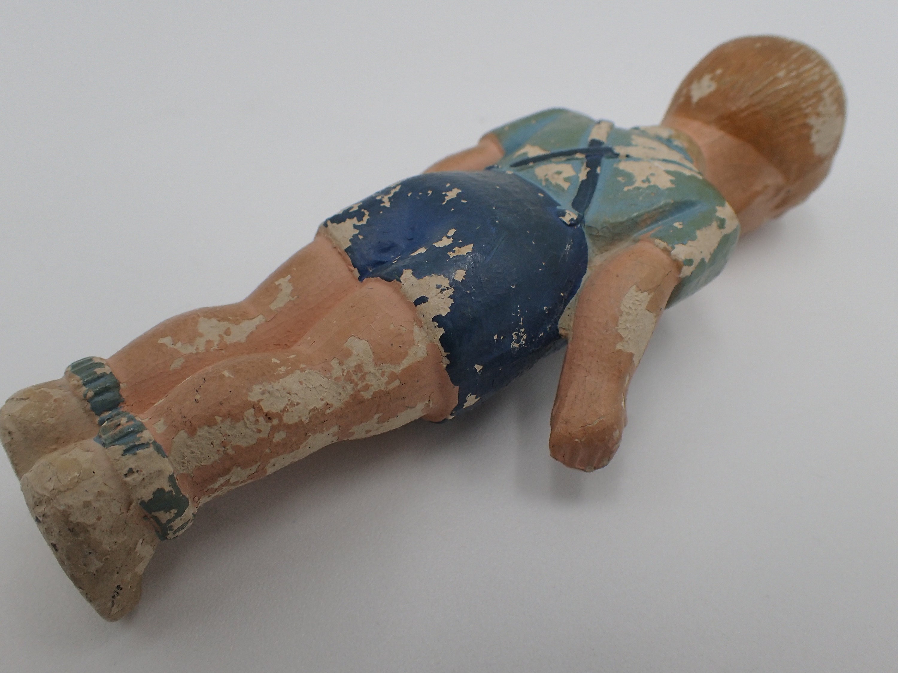 petit personnage de maison de poupée vintage en plâtre polychrome