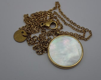 vintage pendant necklace with mother-of-pearl heart