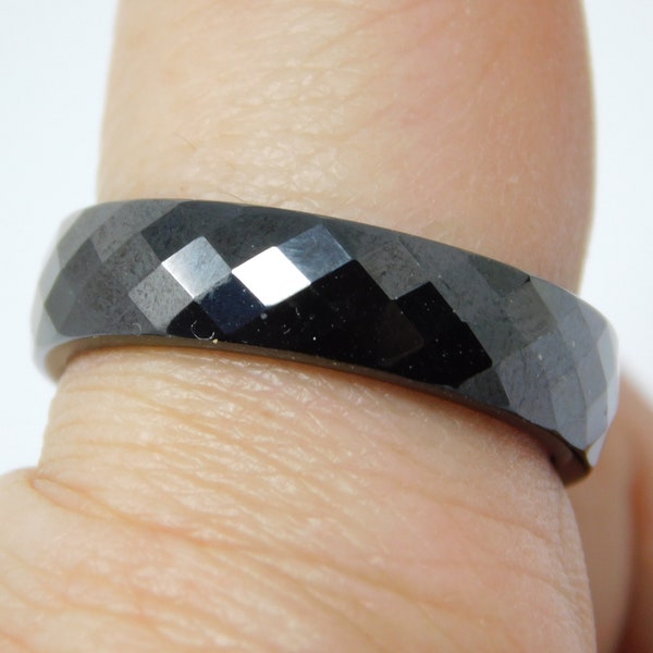 bague ,anneau de céramique noire