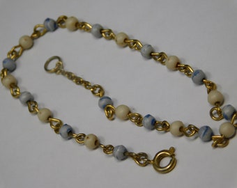 bracelet vintage aux perlés de couleurs