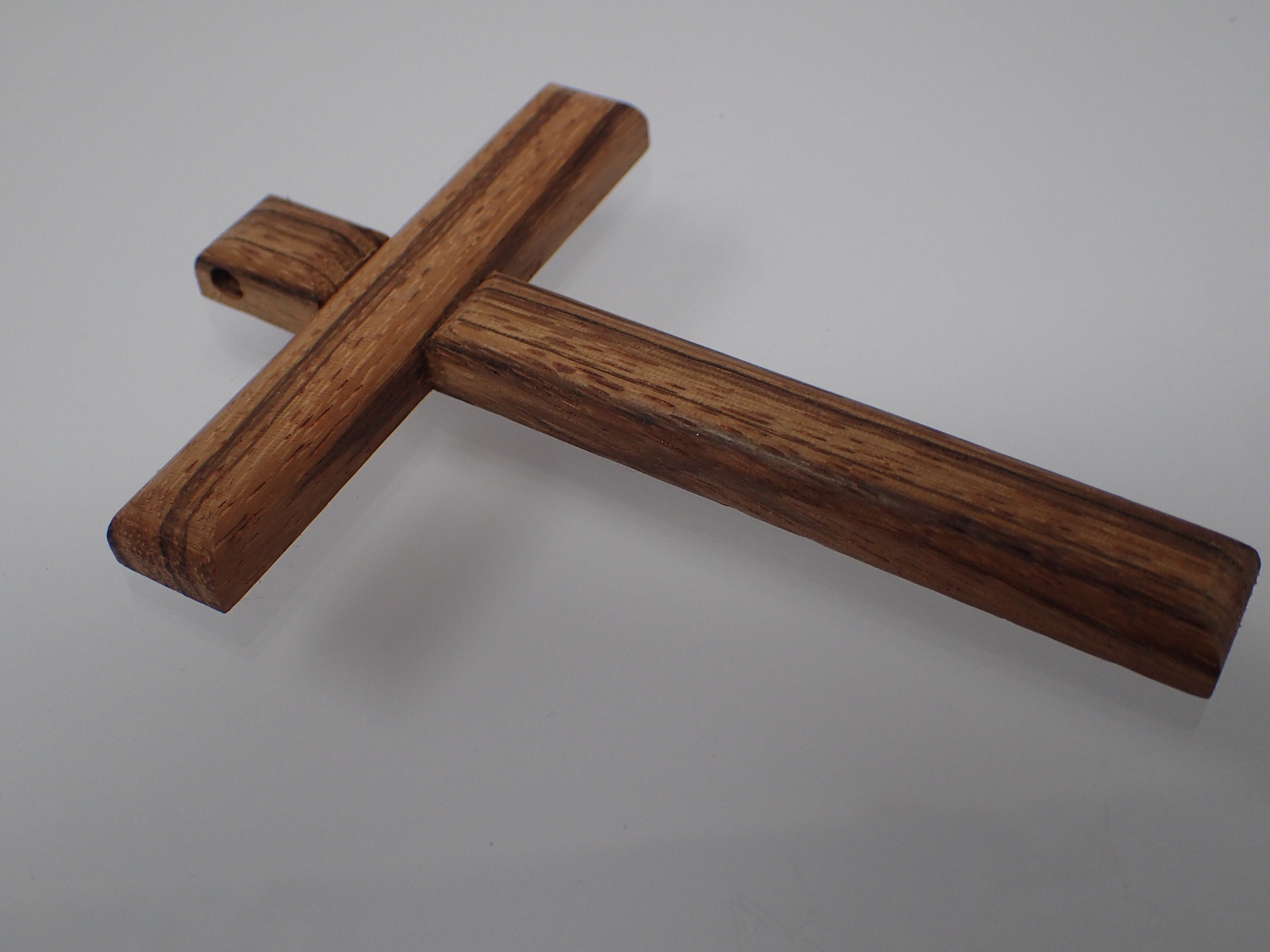 Pendentif , Crucifix en Bois