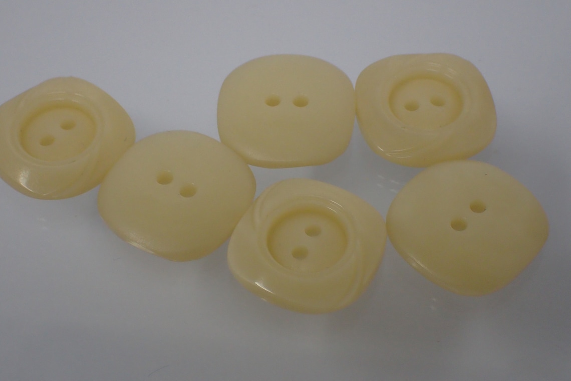 Six Vintage Pearl Effect Buttons - Etsy
