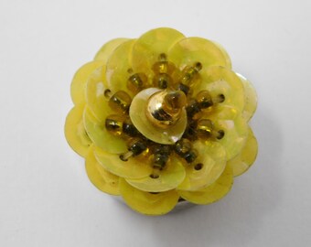 vintage yellow daisy button cover