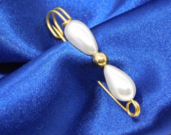 épingle ,broche perlé ,art nouveau blanche