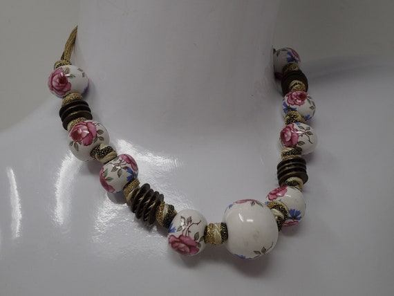 flowered porcelain pearl necklace