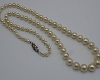 vintage pearl necklace