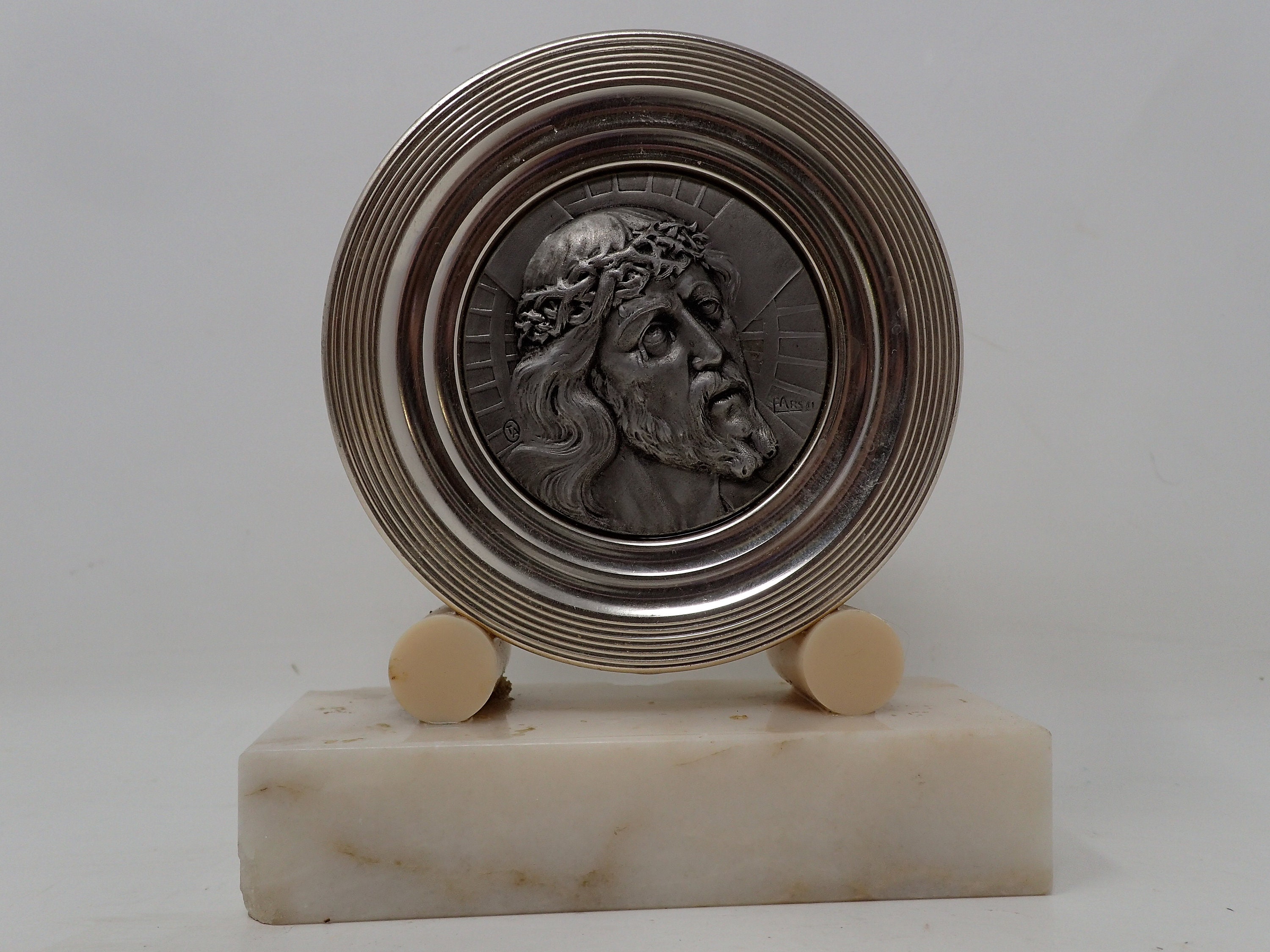 Sculpture Religieuse sur Socle de Marbre