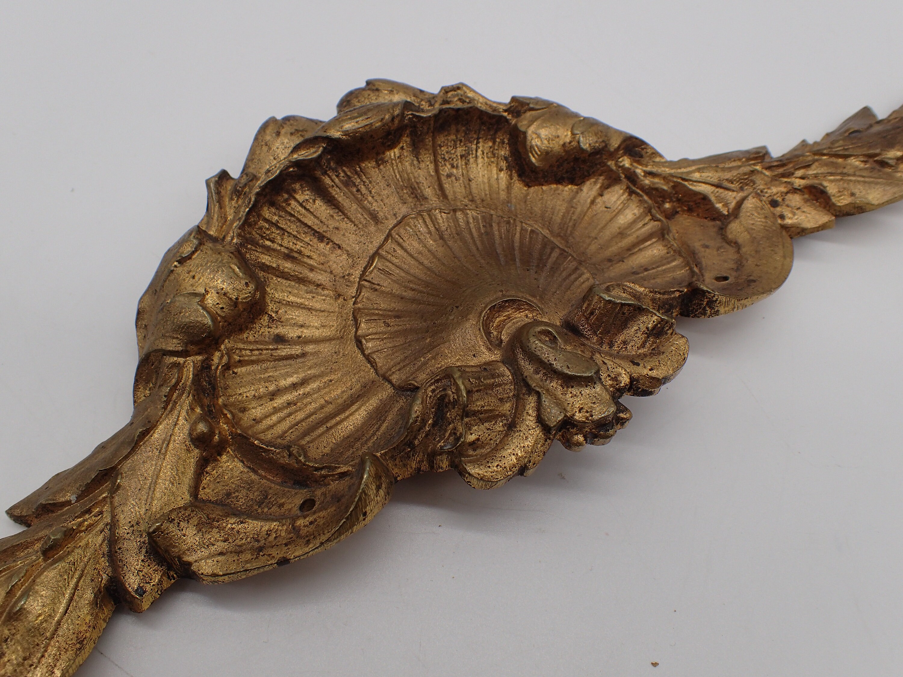 Fronton , Décoration de Meuble en Bronze Ancien