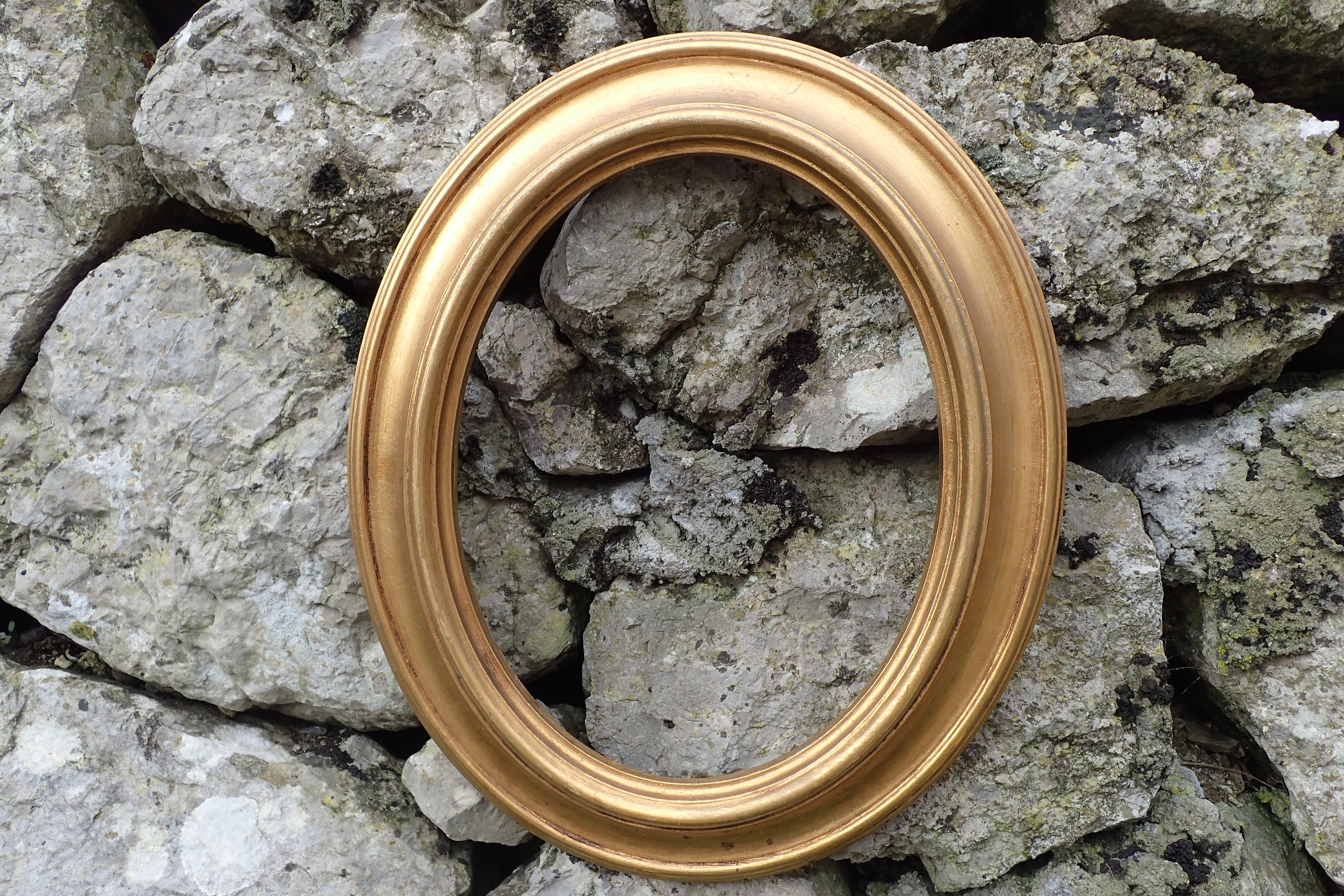 Cadre Vintage Ovale en Bois Doré