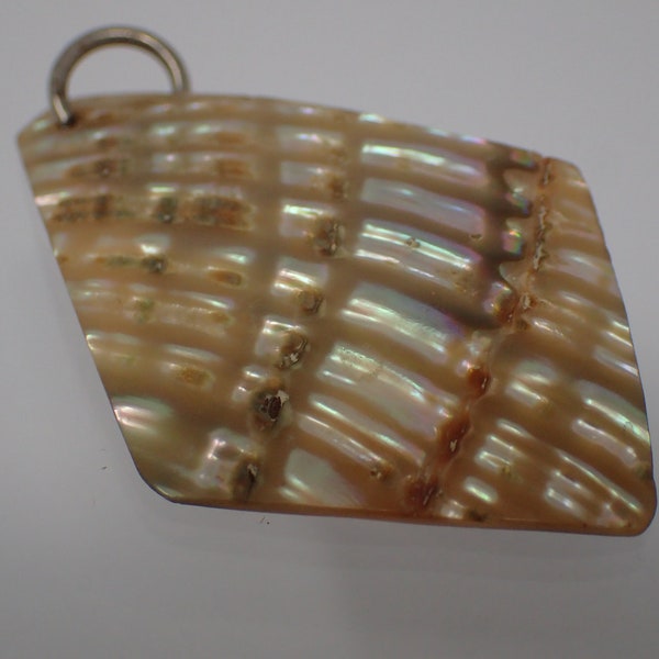 pendentif vintage ,losange de nacre