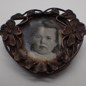 antique brooch, photo holder