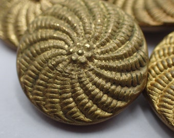 six boutons vintage en cuivre