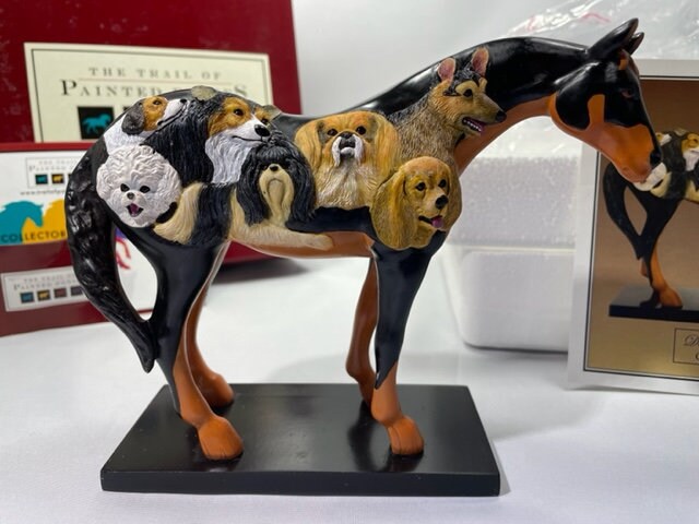 馬　置物　ウマ　THE TRAIL OF PAINTED PONIES Amazon.com: Enesco The Trail of Painted Ponies Halloween Fall