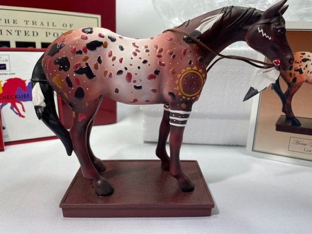 馬　置物　ウマ　THE TRAIL OF PAINTED PONIES Amazon.com: Trail of Painted Ponies Westward Ho Figurine, 6