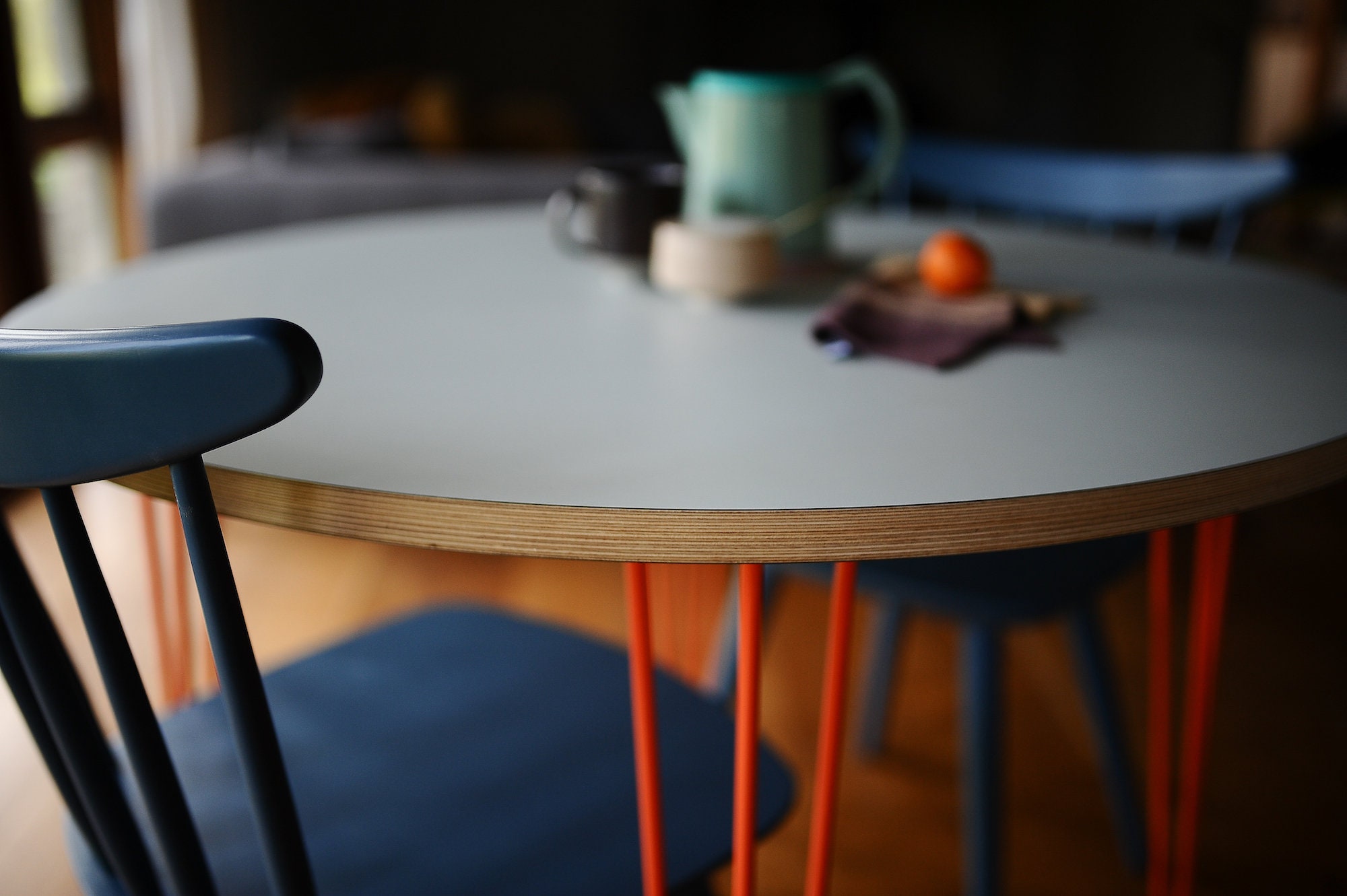 Formica Dining Table Round Top on Hairpin Legs Retro Kitsch