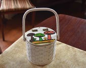 Vintage British Hong Kong Mushroom Round Basket weave wooden Carryall purse