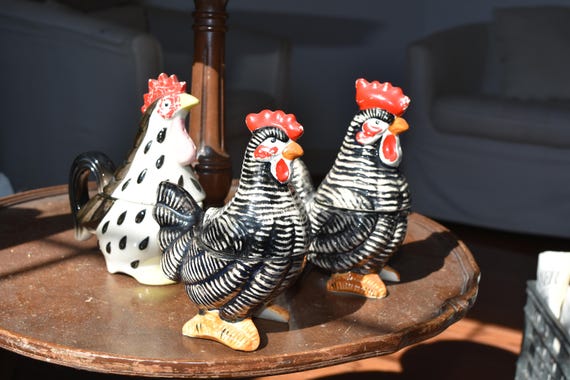 Set of Vintage Chicken Rooster Basket Measuring Cups and Creamer Japan