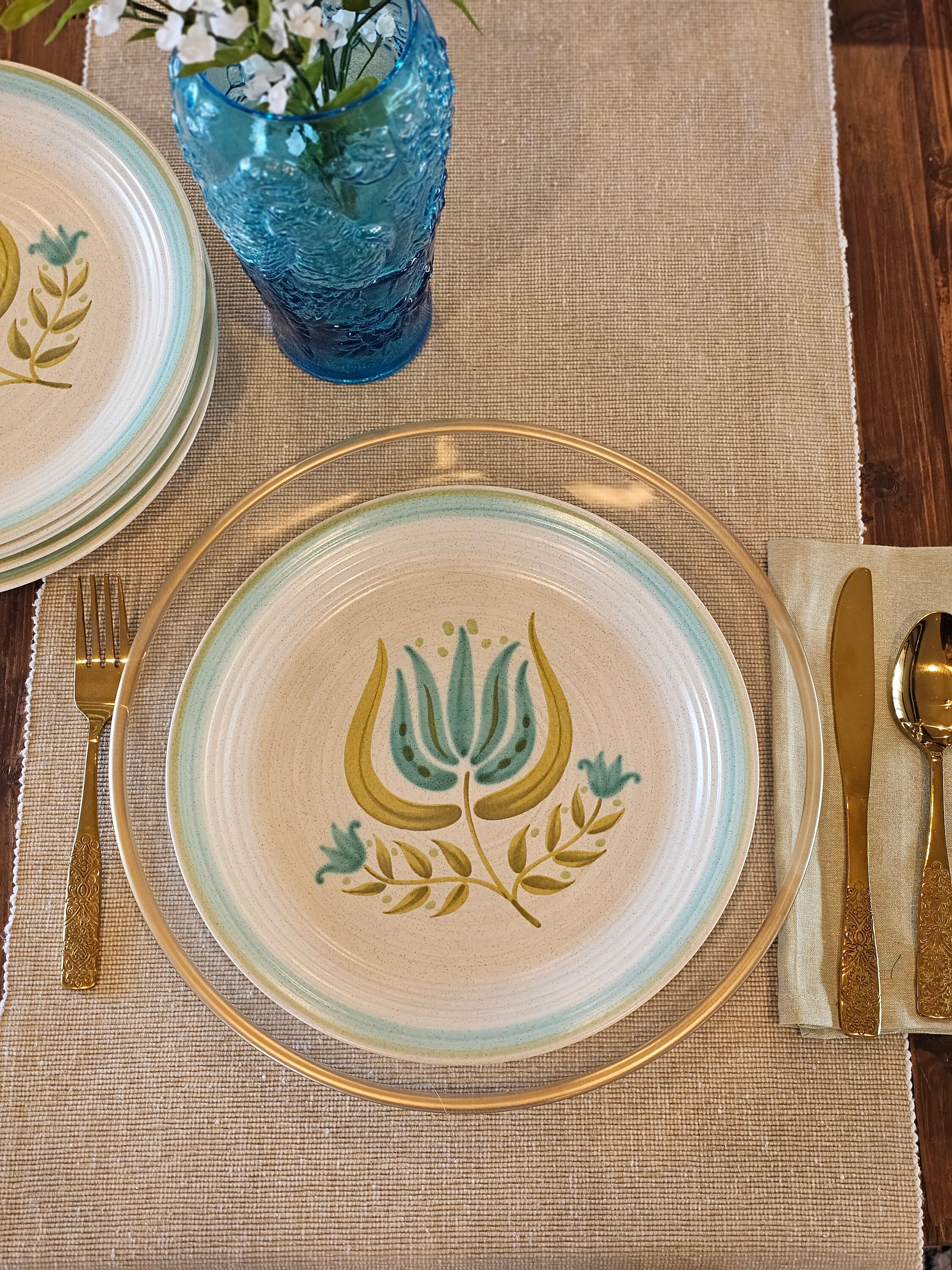 Vintage Franciscan Tulip Time Dinner Plates: Mid Century Boho