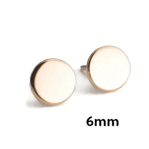 Clous d&#39;oreilles dorés, Clous d&#39;oreilles en or 6 mm, Boucles d&#39;oreilles disque plat minimalistes, Boucles d&#39;oreilles à pois, Boucles d&#39;oreilles délicates