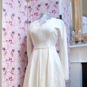 Elegant tea length 50s vintage wedding dress, simple chic dress, open back, silk mid calf pleated skirt, pretty V neck French lace UK 8  10