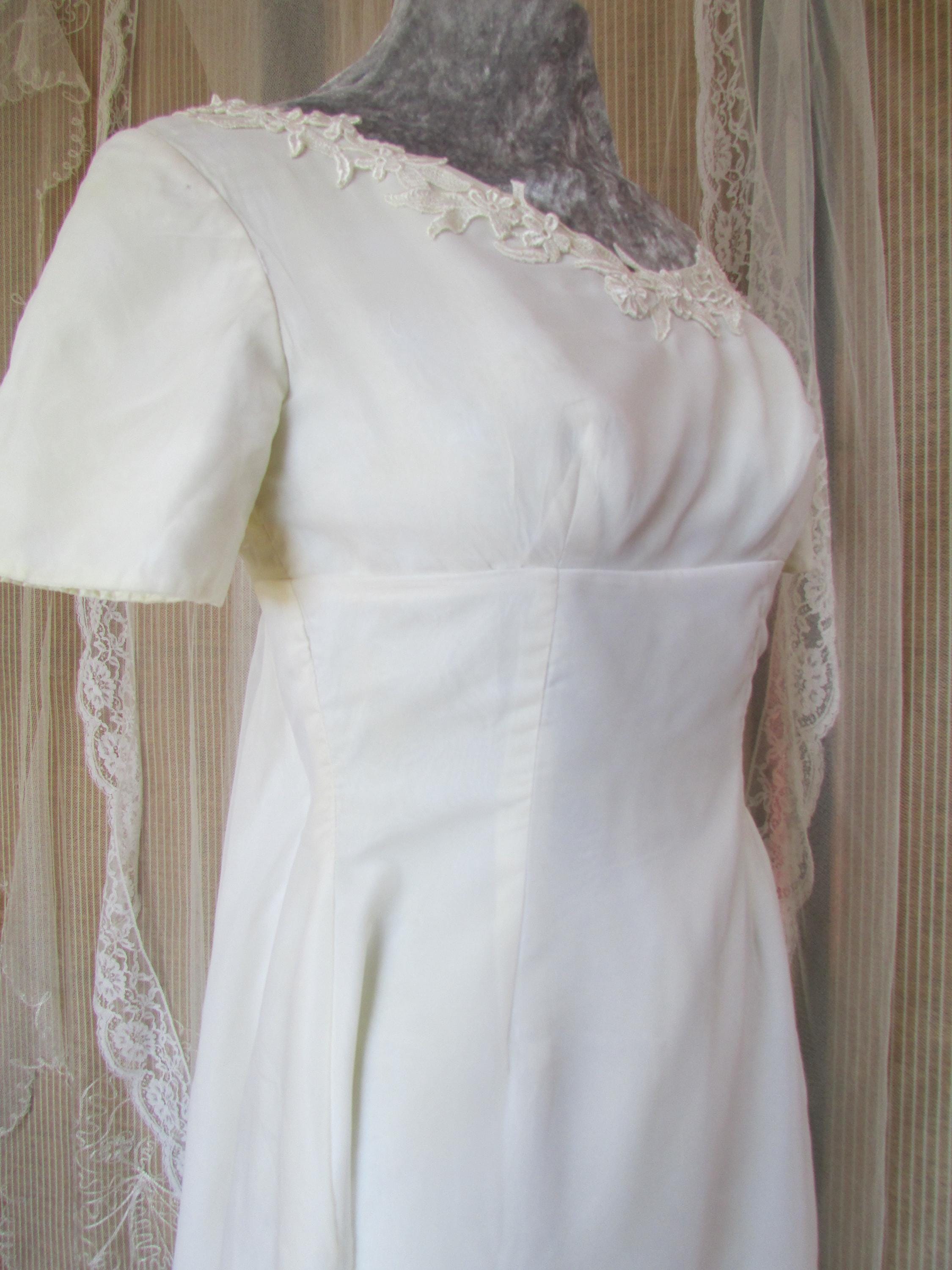 Sweet 1960s Vintage Wedding Dress